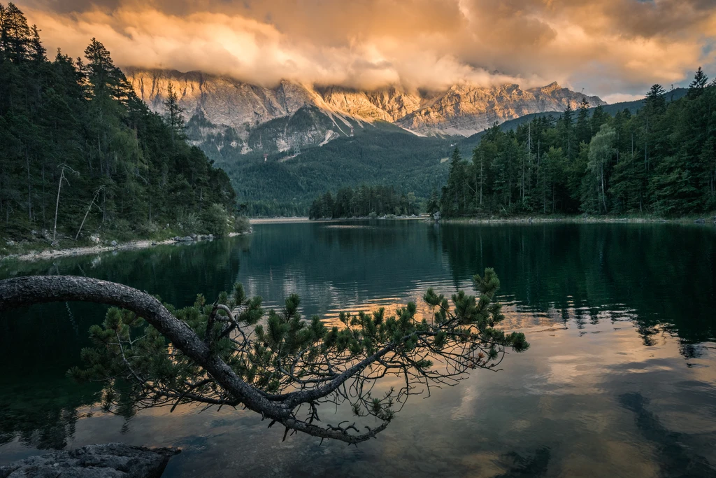 Sunset at lake Eibsee